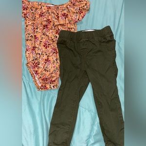 Bailey’s Blossoms boutique top and old navy jeggings